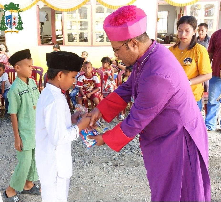 TEMUKAN YESUS PADA WAJAH MEREKA YANG MENDERITA